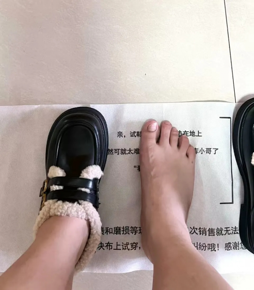 求她在抖音电商卖大码女鞋年销量破百万AG旗舰厅登录首页兴趣推荐汇聚小众需(图4)