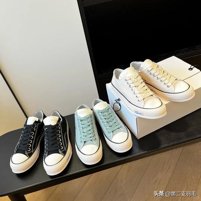 都在穿“日本鞋”尤其这3双越看越高级AG旗舰厅娱乐平台被香港街拍惊艳到了(图2)